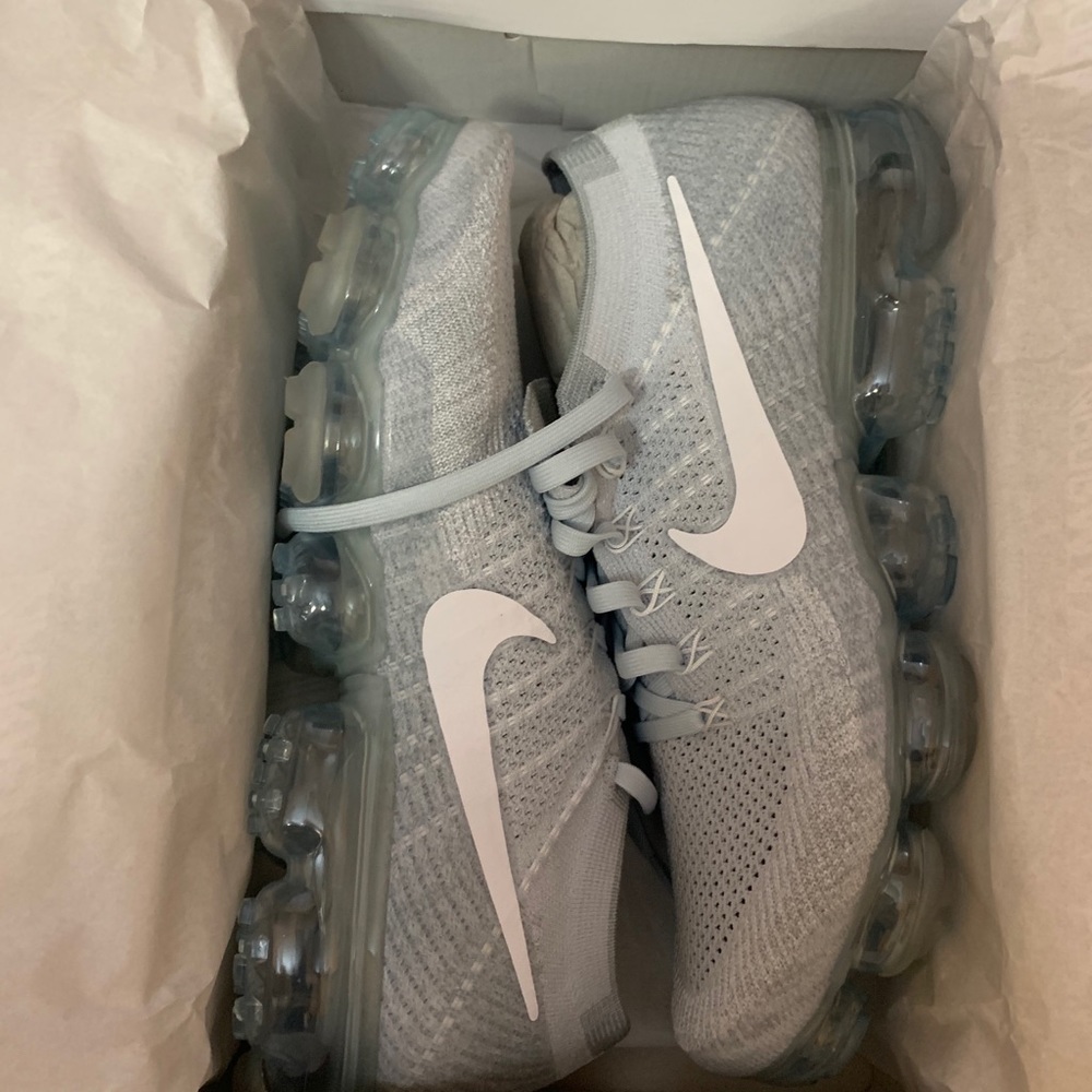 Nike vapor max “white Christmas”